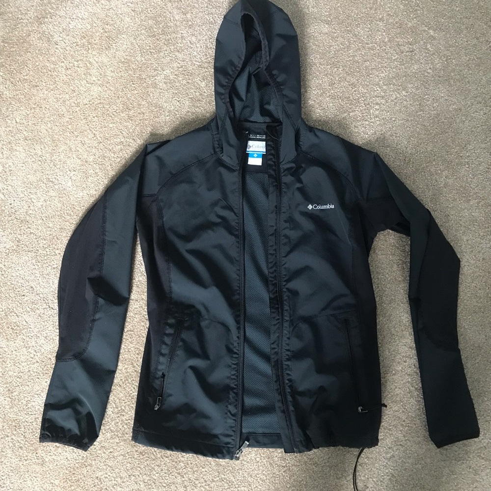 Columbia Omni Shield windbreaker/rain jacket Size Small